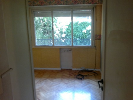 Primer dormitorio al balcón